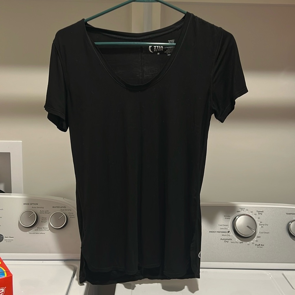 Zyia black t-shirt